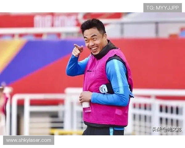 贝里奇启程回国康复强调亚泰需团结一心全力保级 贝里奇启程回国康复强调亚泰需团结一心全力保级