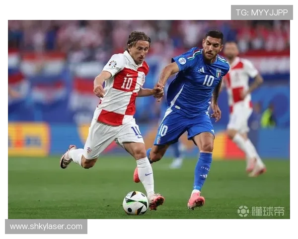 辛纳盛赞莫德里奇视野非凡称他能洞察常人无法察觉的传球线路 辛纳盛赞莫德里奇视野非凡称他能洞察常人无法察觉的传球线路