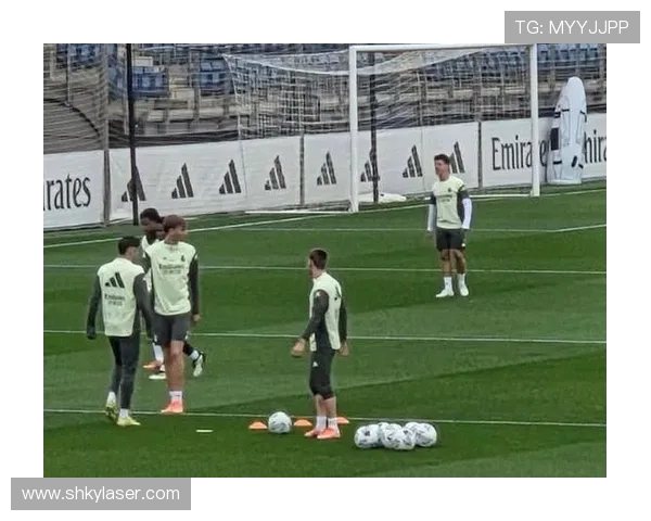 马斯坦托诺正常参加训练未受伤 记者回应误传消息 马斯坦托诺正常参加训练未受伤 记者回应误传消息