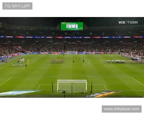 戈登：沃尔特马德踢球风格像凯恩 我适合与他们搭档踢中心球