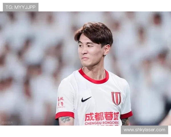 输球引发球迷怒喷蹇韬强势回应被韦世豪甘超及时劝阻场边一度紧张 输球引发球迷怒喷蹇韬强势回应被韦世豪甘超及时劝阻场边一度紧张